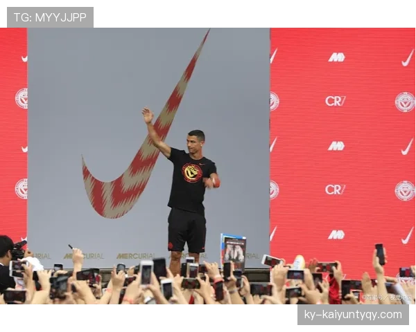 C罗在曼联初期如何从边锋蜕变为进攻核心